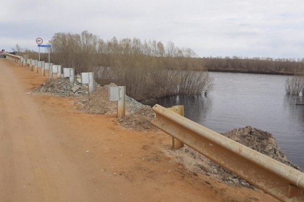 Следователи проводят проверку по факту обрушения арочного моста в Сунтарском районе Якутии