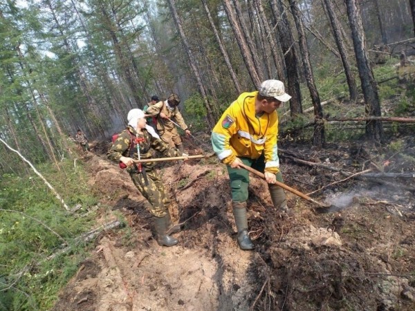На территории Якутии 18 лесных пожаров тушат, остальные под контролем