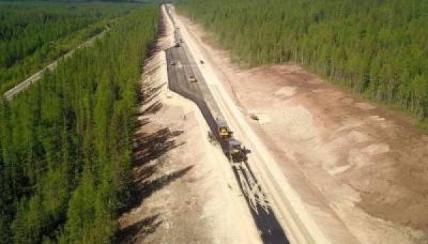В Якутии развернут масштабный фронт дорожных работ
