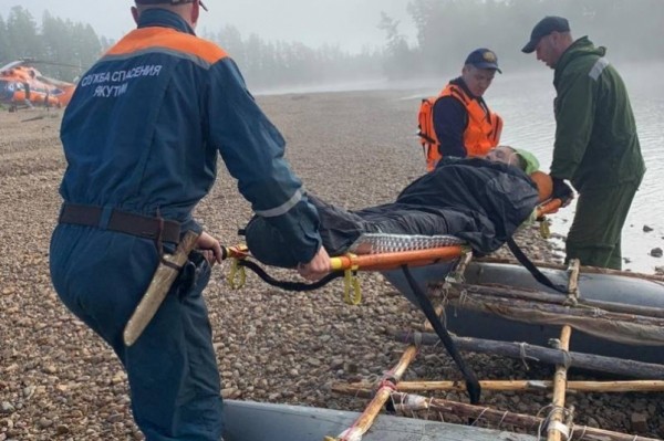 Туриста с сильной потерей крови из-за огнестрельного ранения эвакуировали спасатели Якутии