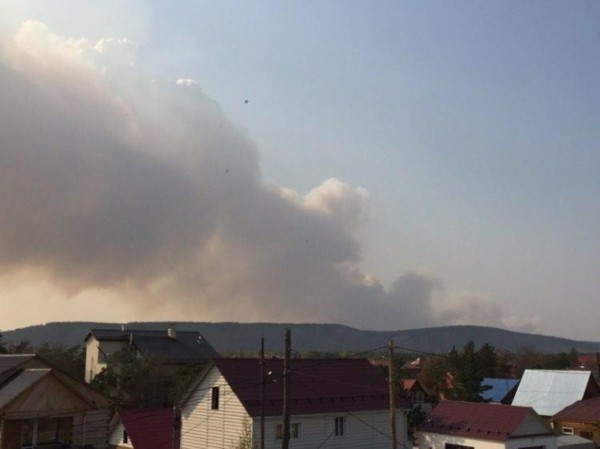 Лесной пожар возник около Якутска-дачи под угрозой