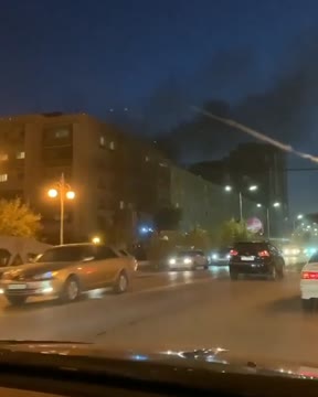 В центре Якутска загорелся мусор под жилым домом