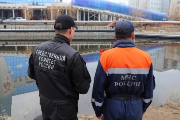 По факту обнаружения тел двух мужчин в озере Талое начата проверка в Якутске
