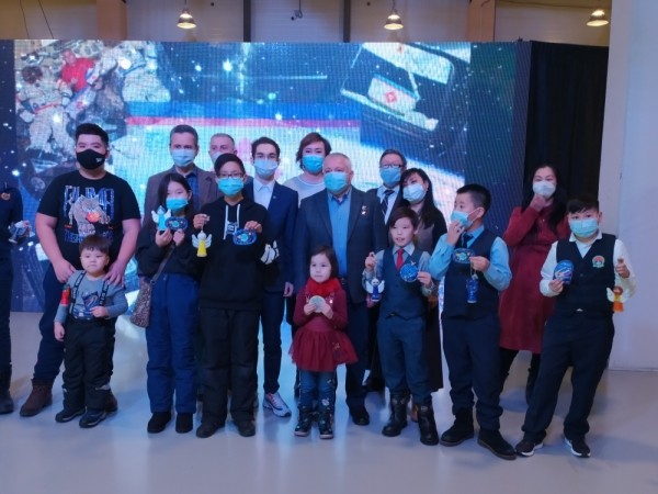 Герой-космонавт рассказал якутским детям, чем пахнет космос