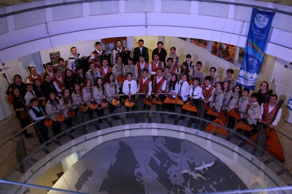 Студенты АГИКИ подготовили праздничный концерт ко Дню России