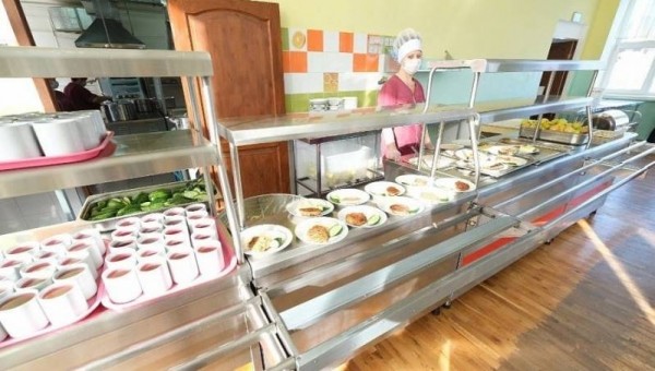 В Якутии горячим питанием обеспечат всех учеников 1-4 классов в 2020 году