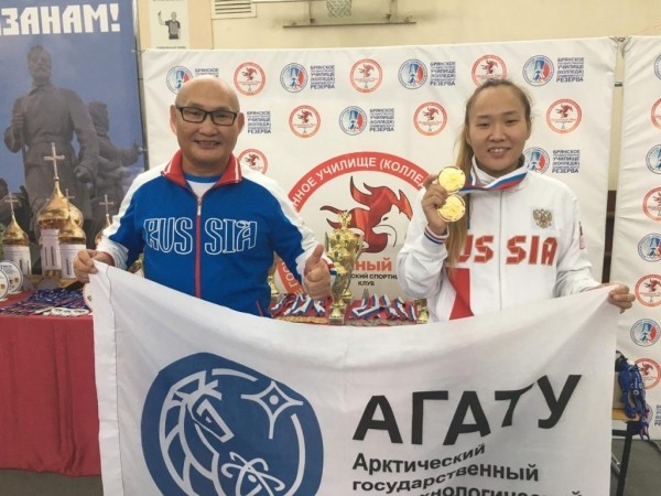 Студентка АГАТУ выиграла две золотые медали на чемпионате России по пауэрлифтингу