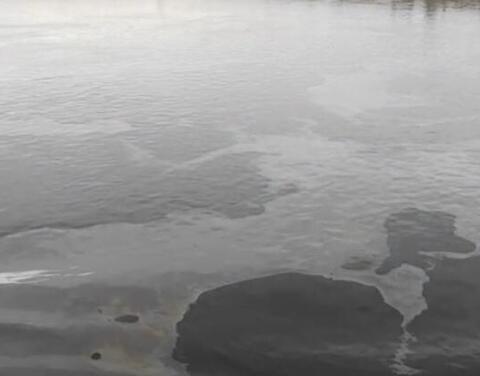 Резонанс: Минэкологии установило факт разлива нефтепродуктов на реке Алдан