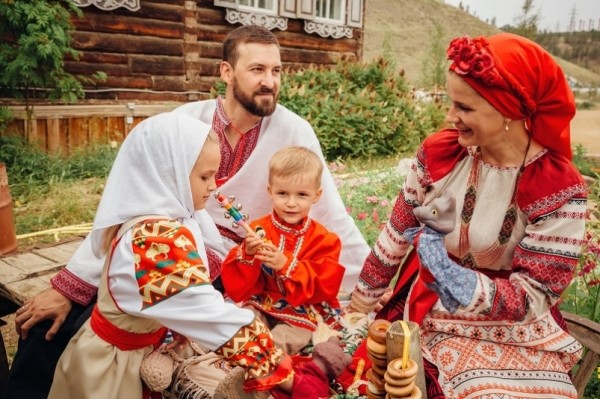 В фотоконкурсе национальных костюмов приняли участие свыше 20 национальных общин Якутии