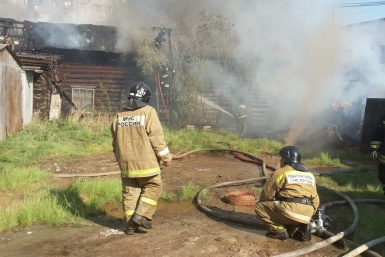 На месте пожара жилого дома в Олекминске обнаружено тело женщины
